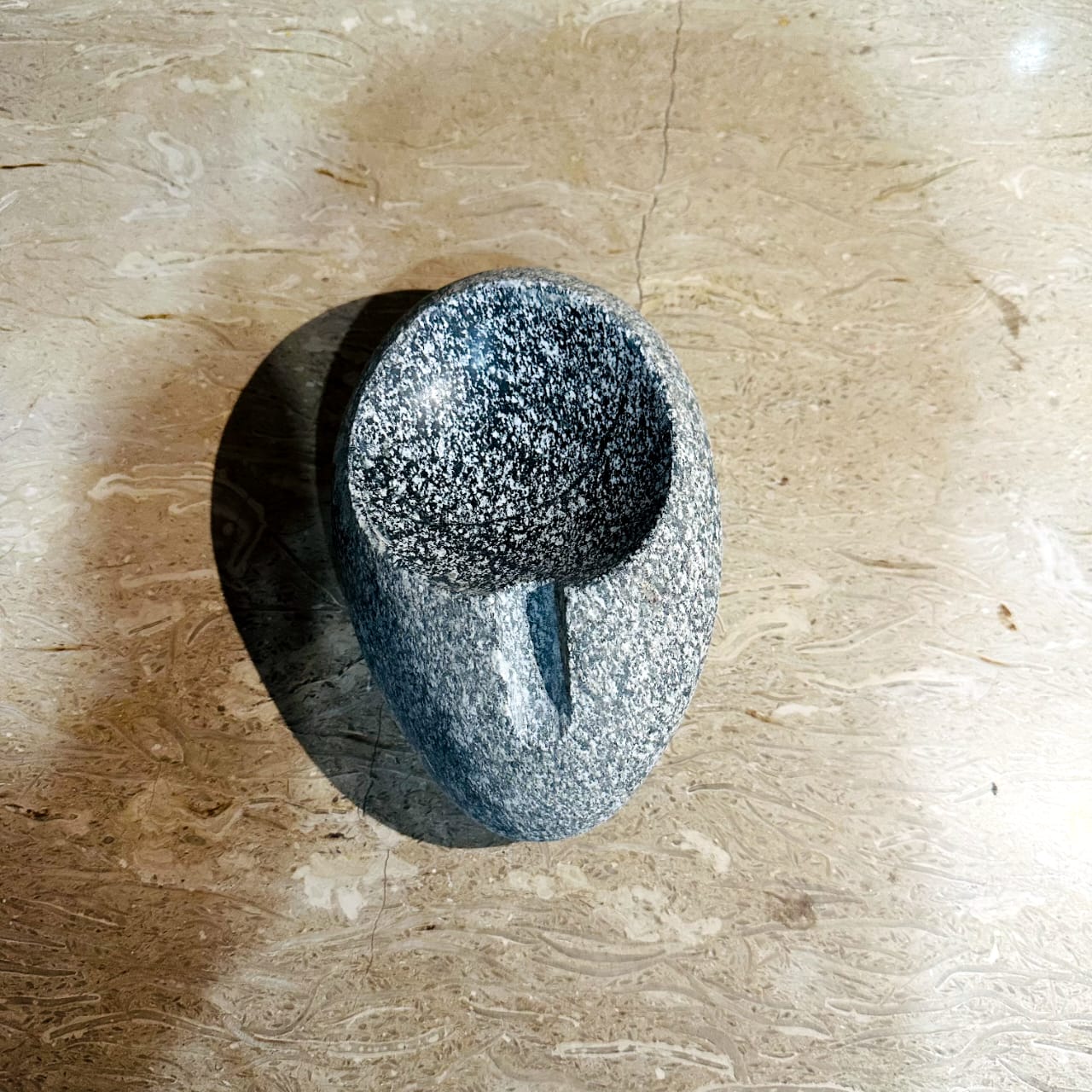 Ash Tray River Stone Black Splashed