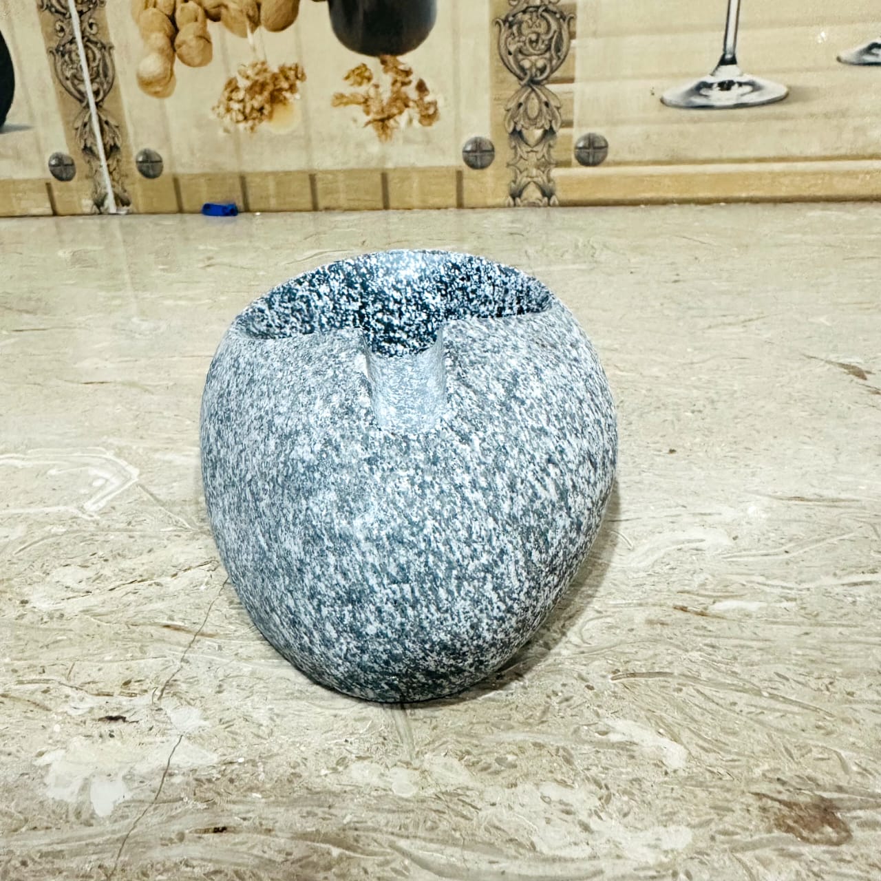 Ash Tray River Stone Black Splashed